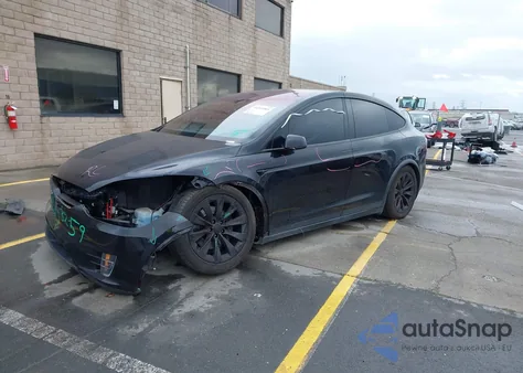 2016 Tesla Model X 60D/70D/75D/90D/P100D z USA, uszkodzony, nr VIN 5YJXCBE21GF023651